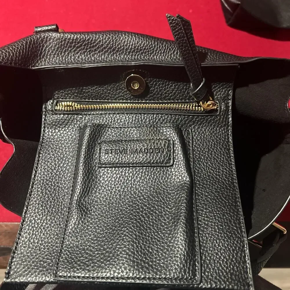 Black leather steve madden shoulder - Picture 5 of 6